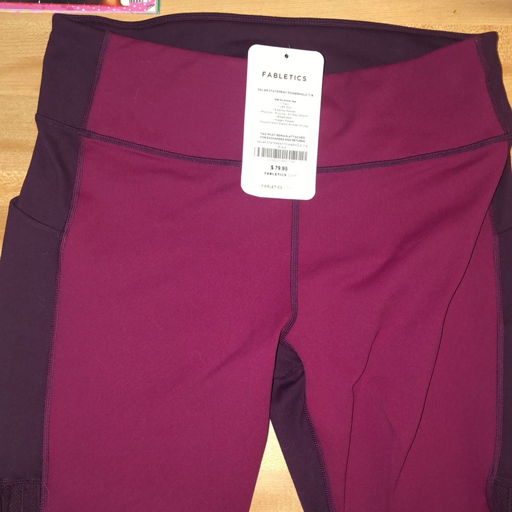 BRAND NEW Fabletics workout pants with pockets